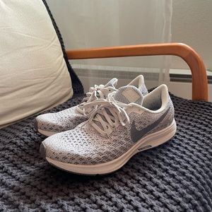 Womens Nike zoom Pegasus 35